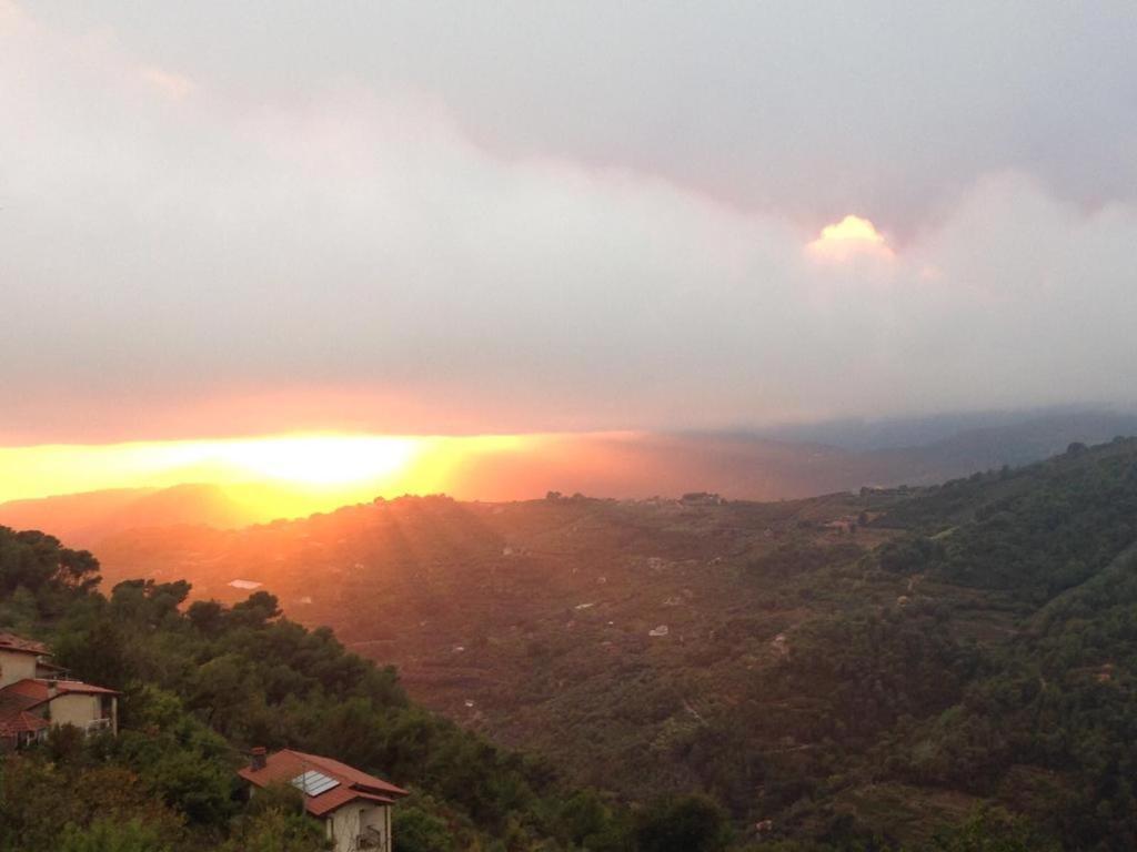 Sunset With View In Seborga Apartment Luaran gambar